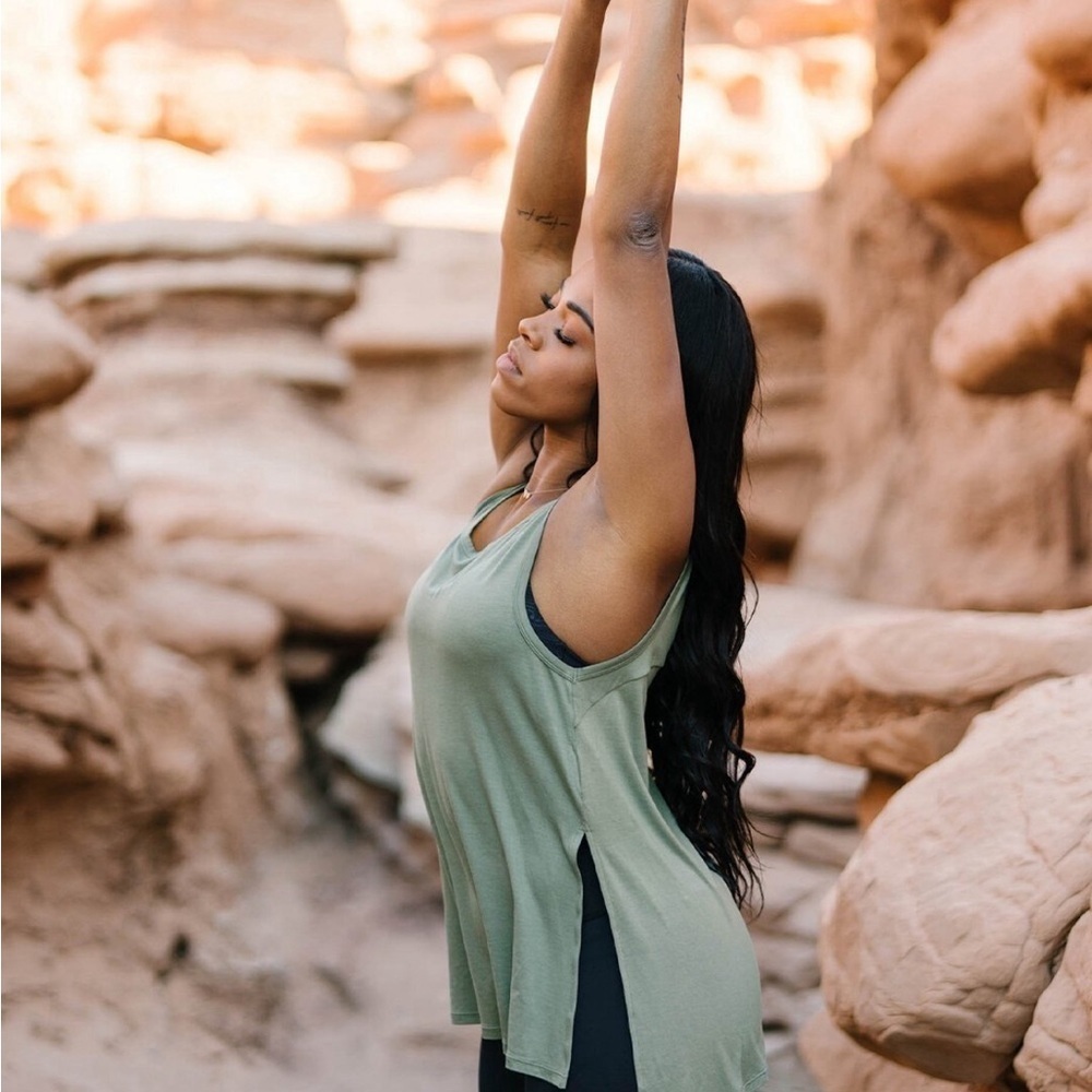 Zyia finesse athletic tank top in Olive Green Size Medium